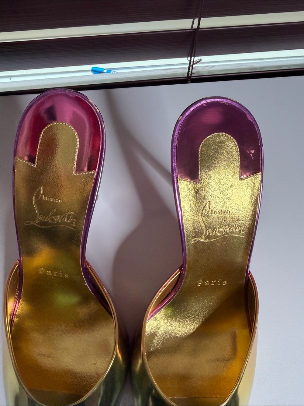 Christian Louboutin Iridescent Me Dolly 100 MM Mule - Gold/Pink/Teal size 38 - Picture 4 of 8